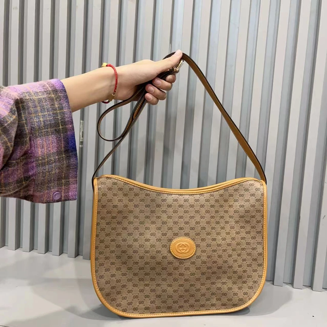 95新 GUCCI/古驰 兔兔奢/古驰斜挎包/240719164