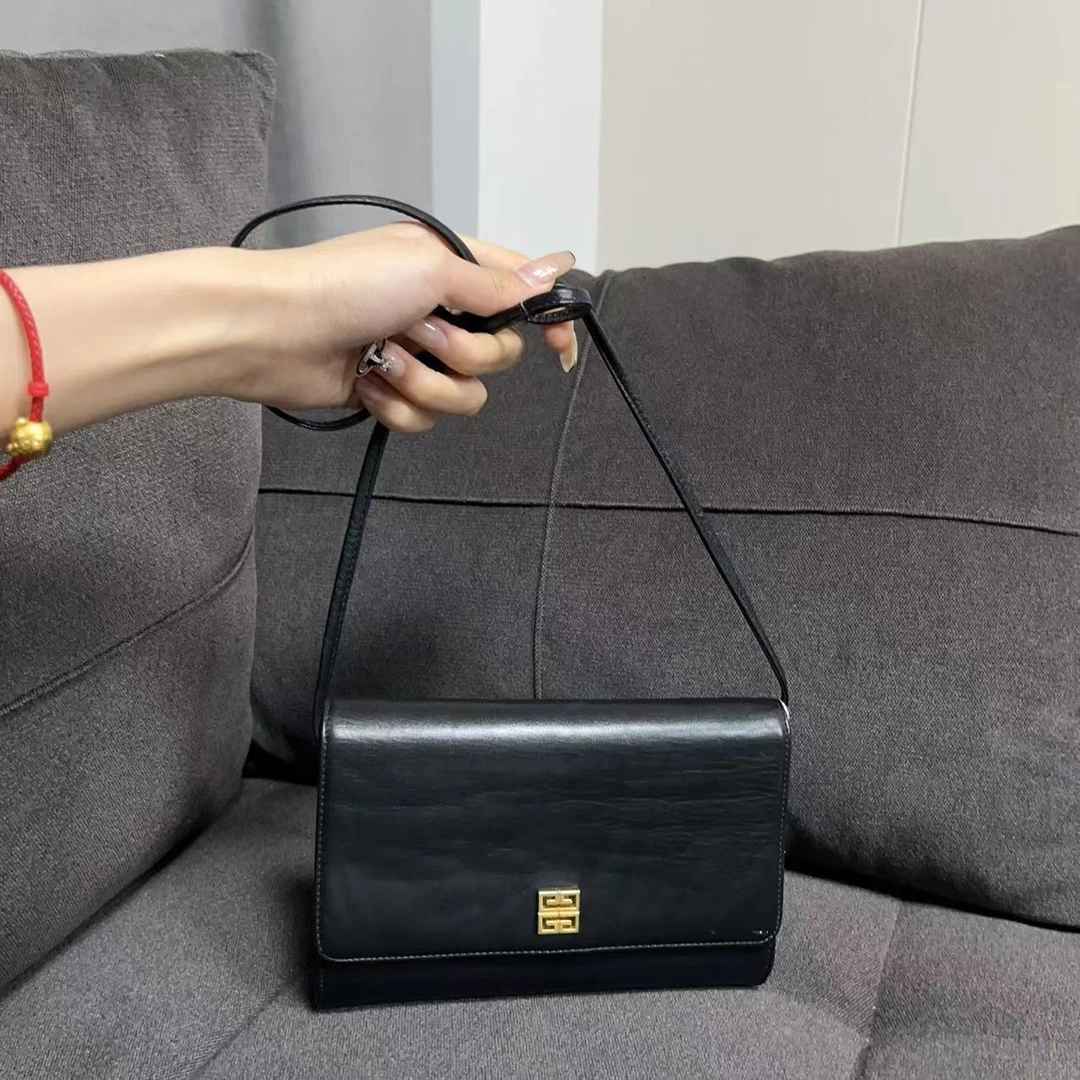 95新 Givenchy/纪梵希 兔兔奢轩轩/纪梵希斜挎包/240330117