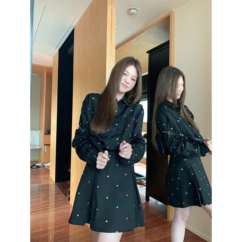 王少女YOKLASS【清清】黑色宽松爱心刺绣小众时尚半裙 B19528S42