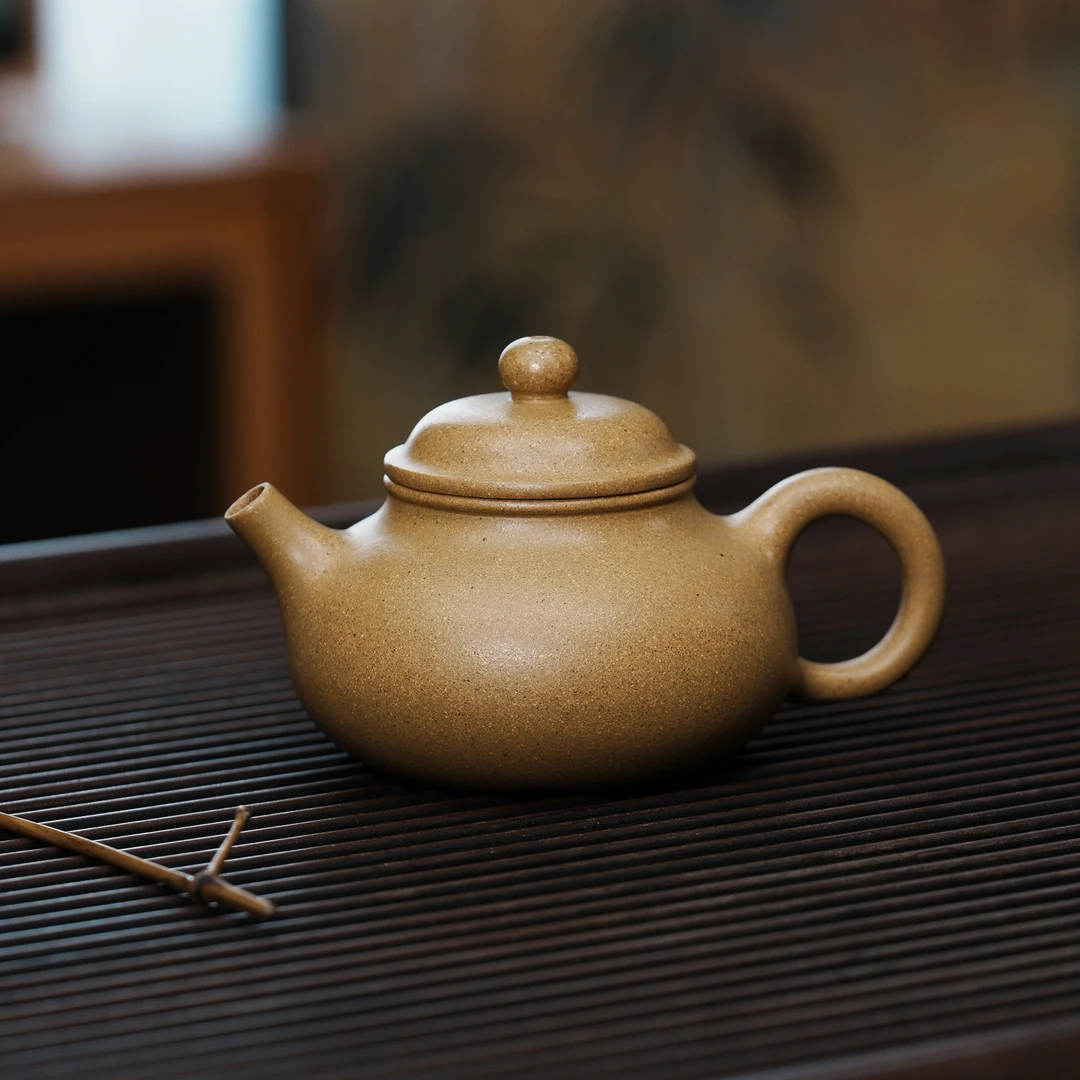 SY黄金段《容天》宜兴黄龙山原矿手工紫砂壶