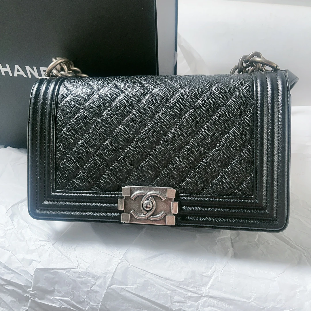 95新 Chanel/香奈儿 黑银荔枝leboy中号27开