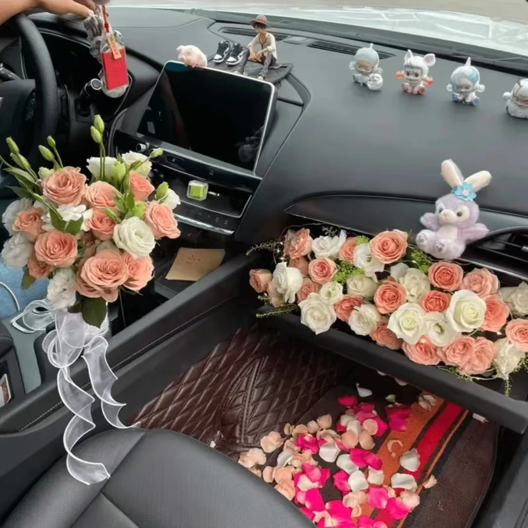 副驾驶车门鲜花到店布置生日惊喜鲜花同城节日下单可全国预定配送