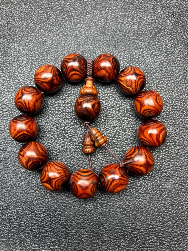 精品海对眼鬼脸手串1.8尺寸带礼盒