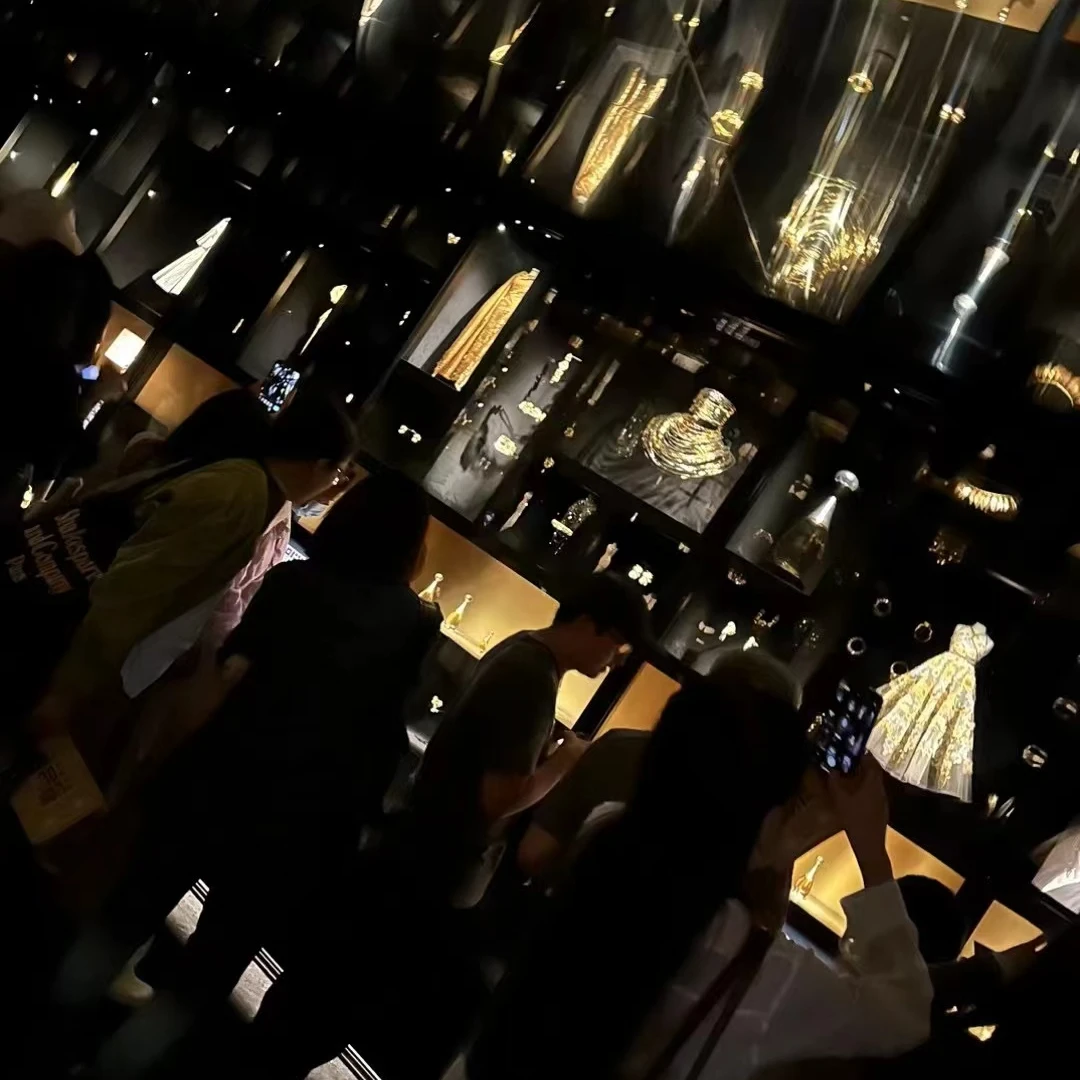 户外时尚硬壳连帽冲锋衣男女同款