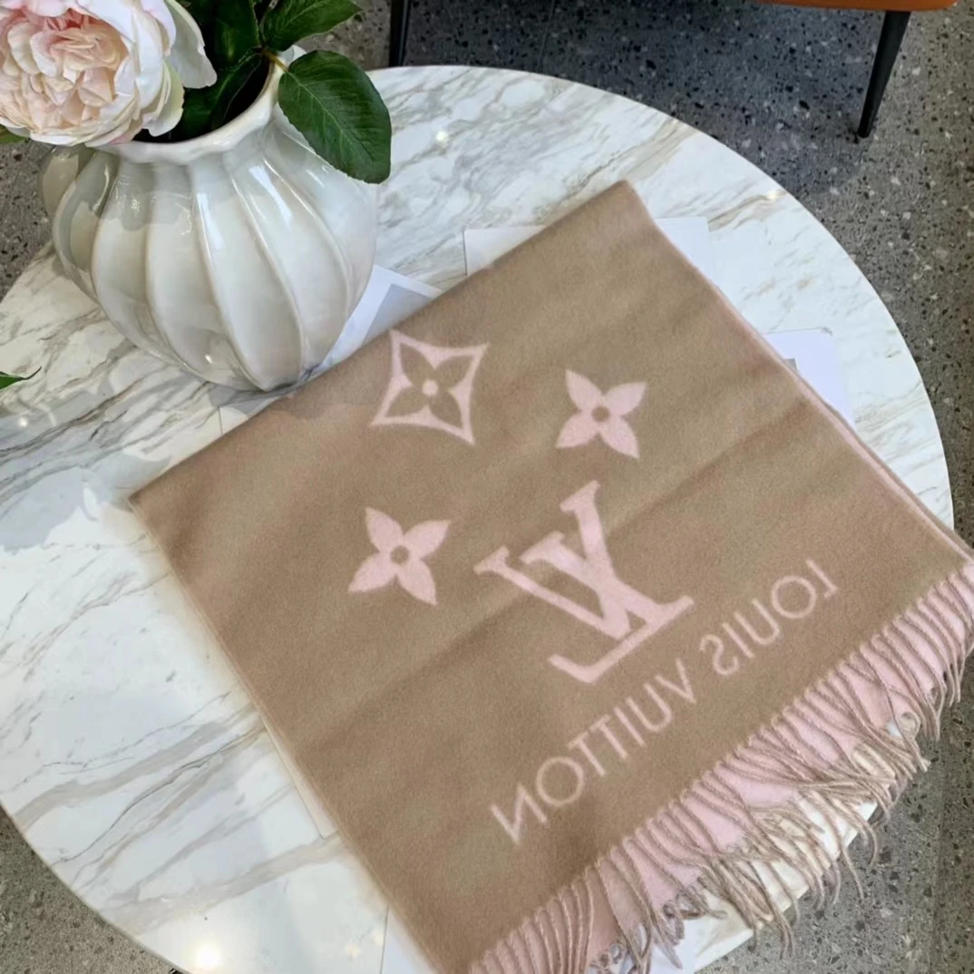 全新未使用 LouisVuitton/路易威登 青奢/秋冬季粉咖色围巾/31462