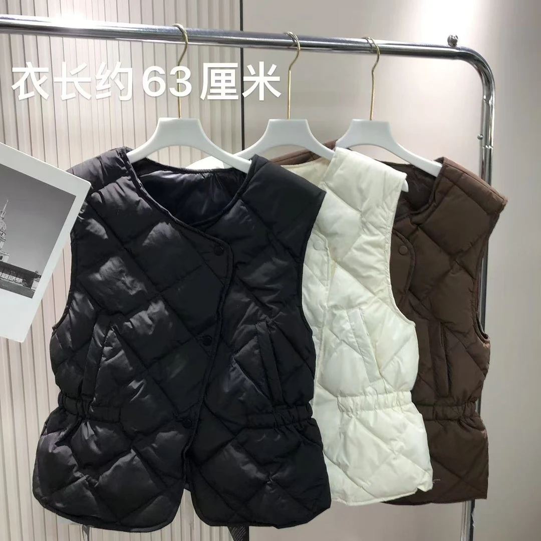 <小勋优选>88102不规则领口菱形格摁扣马夹(预售)