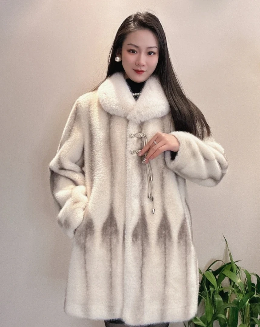 【专柜·正品】北极貂冬季保暖正品外套时尚女装10