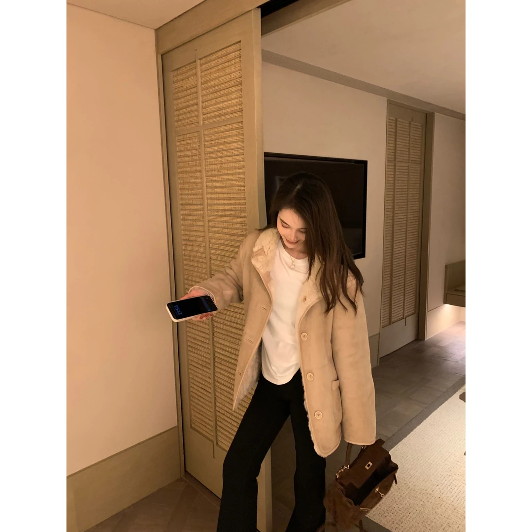 “过年战袍”气质佳人格调纯绵羊毛皮外套DB3810