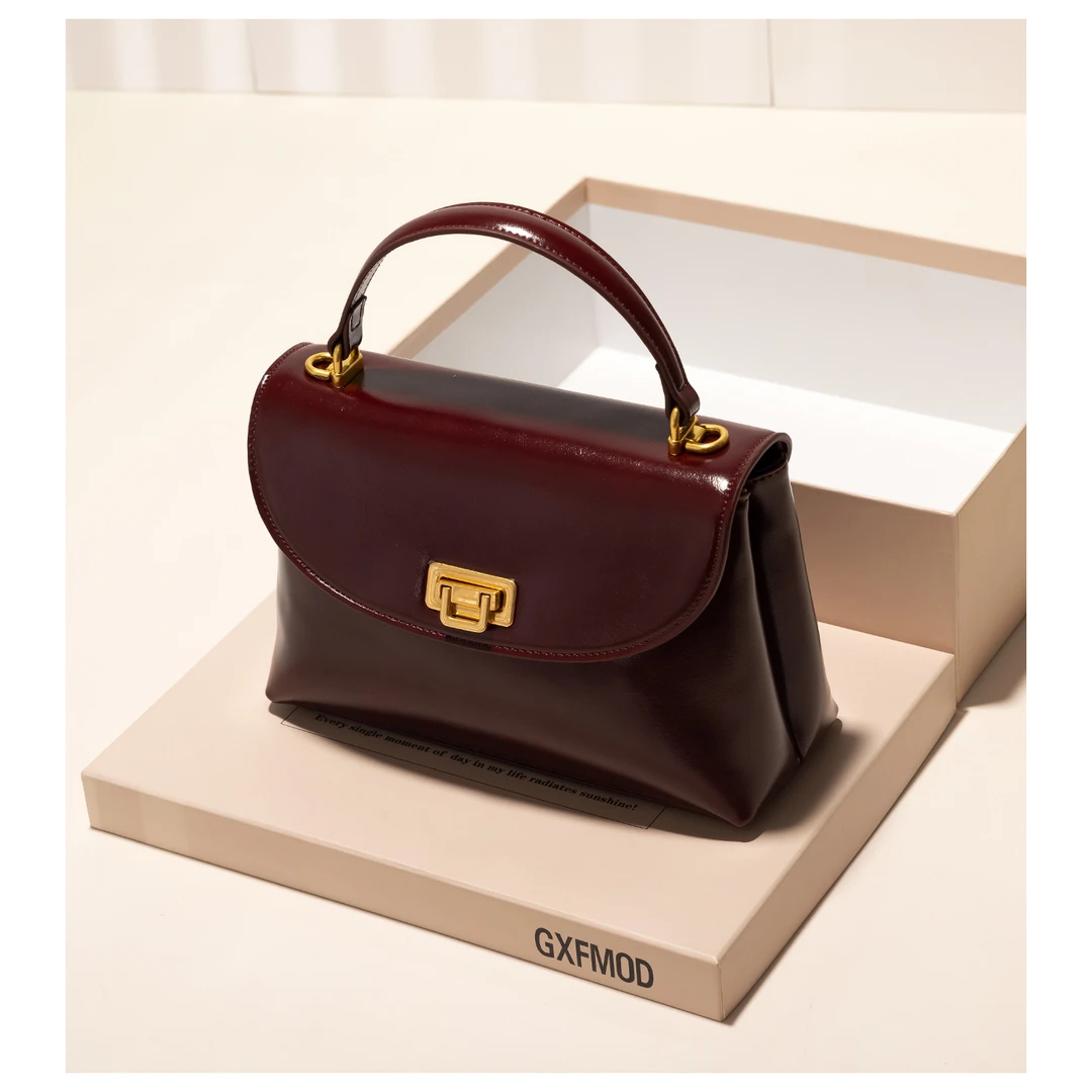 GXFMOD轻奢复古红色包包新娘结婚包女2025秋冬通勤手提斜挎小方包