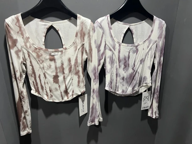 《Charm 庄》扎染小众设计感后背镂空方领修身显瘦短款长袖T女