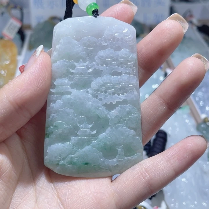 翡翠颈饰未镶嵌翡翠