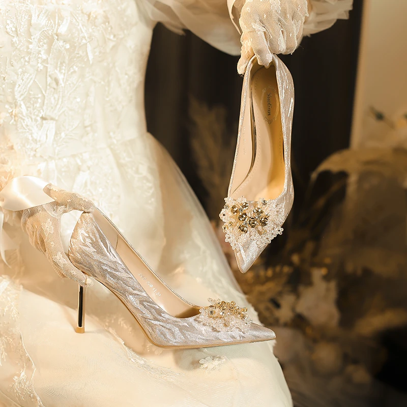 法式气质细跟宴会结婚新娘鞋伴娘鞋不累脚小众尖头女小众少女风
