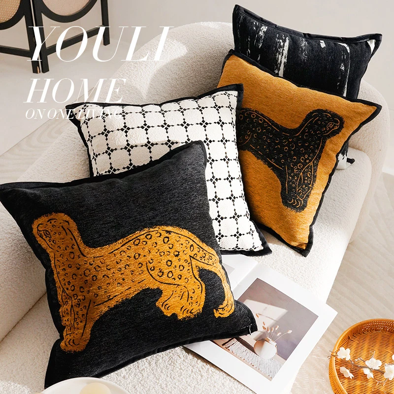 中古风轻奢法式高级沙发抱枕套新中式豹子棕色靠枕床头靠垫靠背
