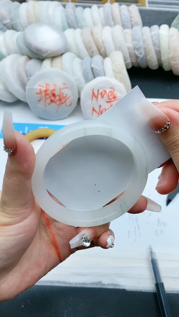 【闪购商品】石英质玉手镯未镶嵌瑕疵223+59/60