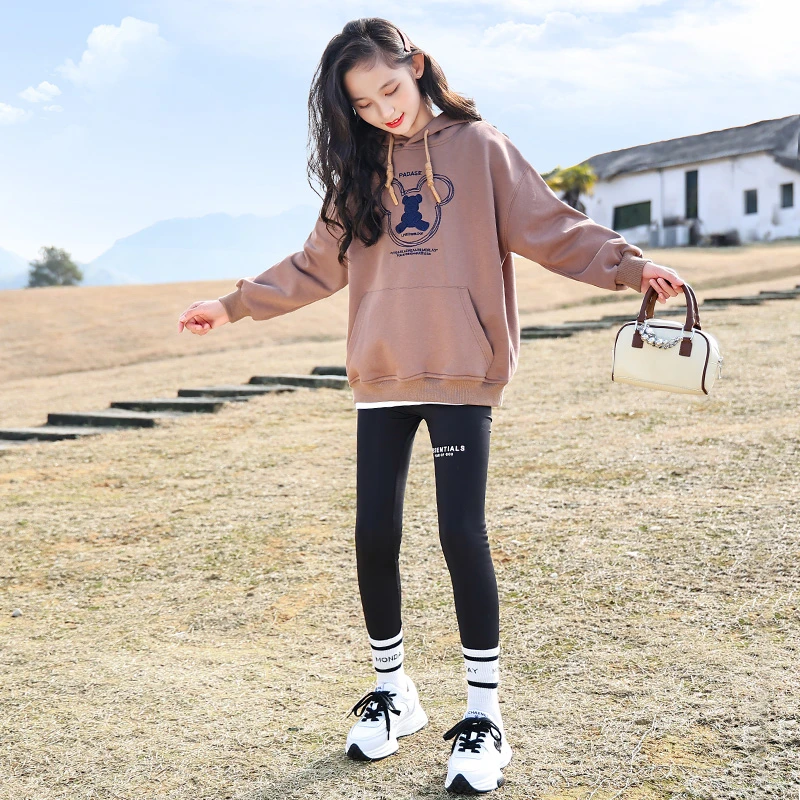 女童刺绣小熊卫衣套装2023新款中大童连帽长袖衣服女孩子秋季上衣