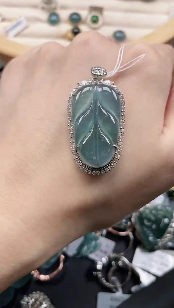 【闪购商品】翡翠颈饰银S925镶嵌151515111