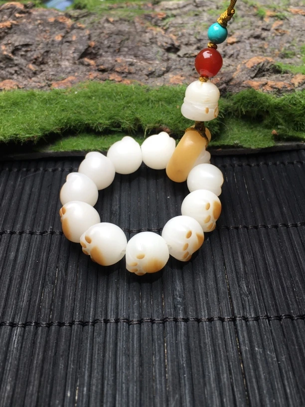 白玉菩提猫抓手机链