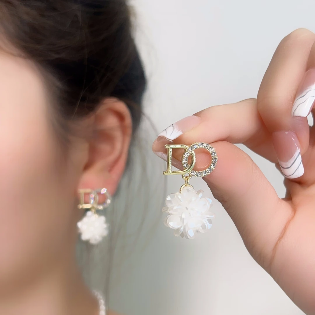 合金耳饰 字母花朵耳环c-887高级感气质百搭小众法式法式尤莱特
