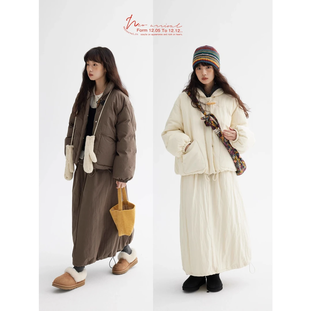 「白描工作间」"雪松橡苔"新雪丽棉微皱肌理感牛角扣立领棉服棉衣