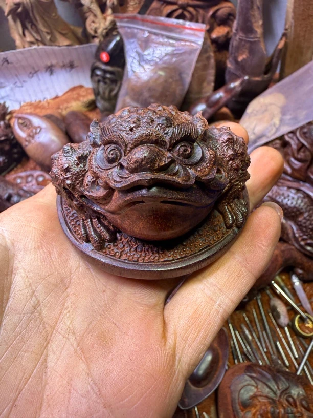 小叶紫檀 手工艺木雕，金蟾（招财进宝）