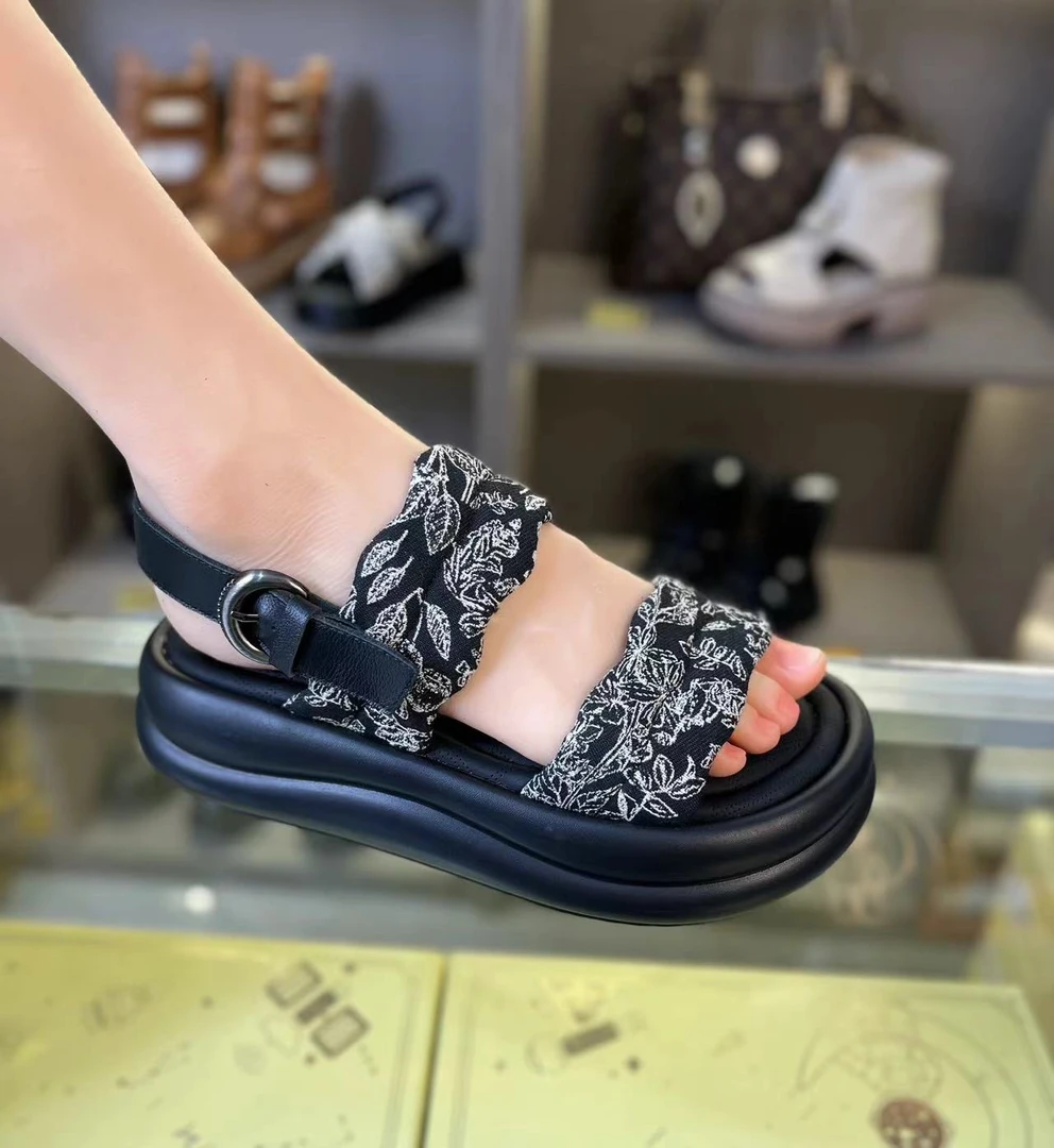 【M9010】网红软底时尚休闲百搭夏季凉鞋平底外穿厚底女士凉鞋