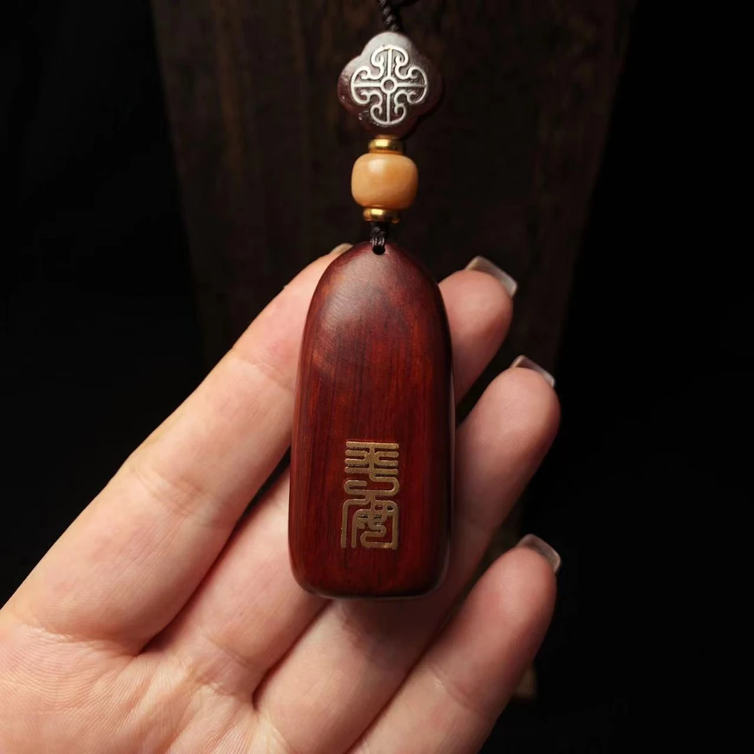 {不撞款女士男士车挂件手工品质成品檀木木质大气精致}滚宝运饰