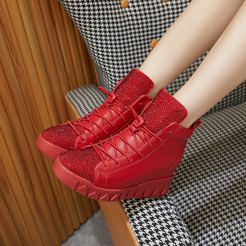 艾淇高帮鞋女2025秋季新款红色内增高内增高皮鞋女鞋小个子高级感