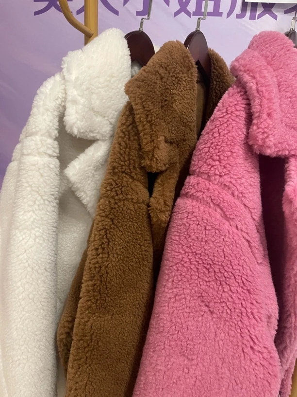 羊羔毛大衣女时尚大牌风羊剪绒外套保暖舒适
