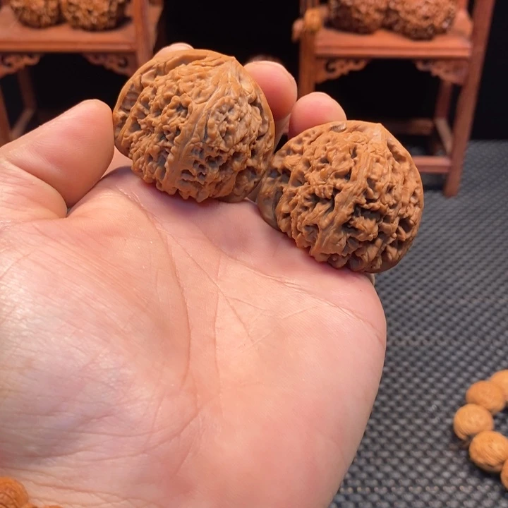 文玩核桃吊坠44+三角球疆