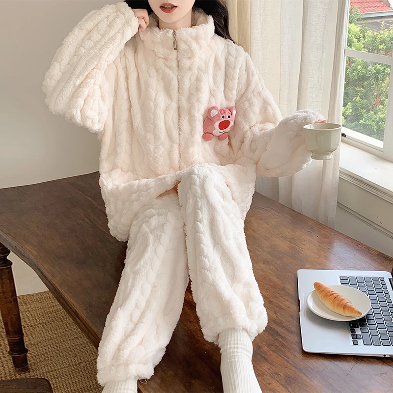 『Apple』珊瑚绒睡衣女秋冬季甜美可爱加厚保暖卡通家居服两件套装