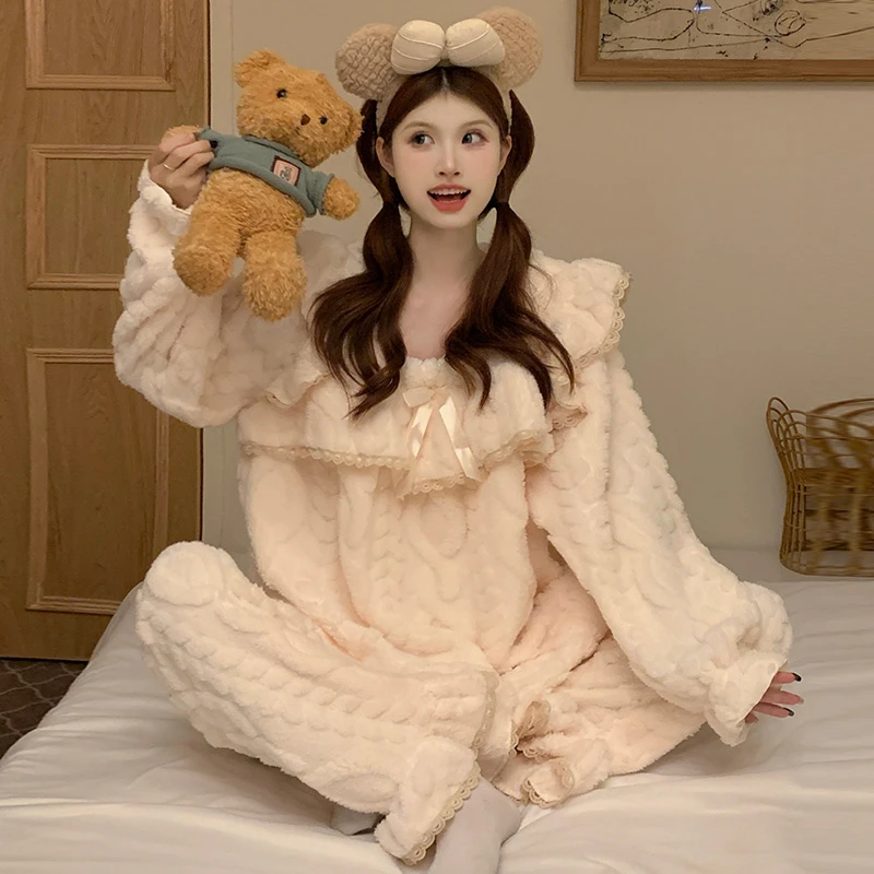 珊瑚绒睡衣女春秋冬季加厚保暖可爱法兰绒家居服宽松套装蝶结米色