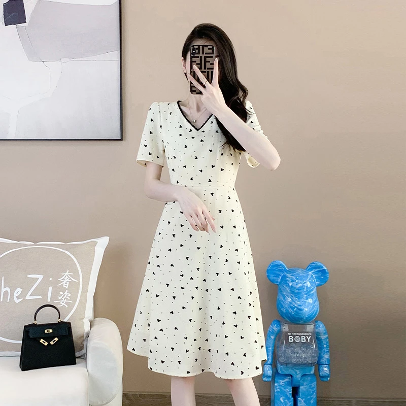 奢姿【爱心波卡尔】新款大码女装V领气质短袖连衣裙胖妹妹简约裙子