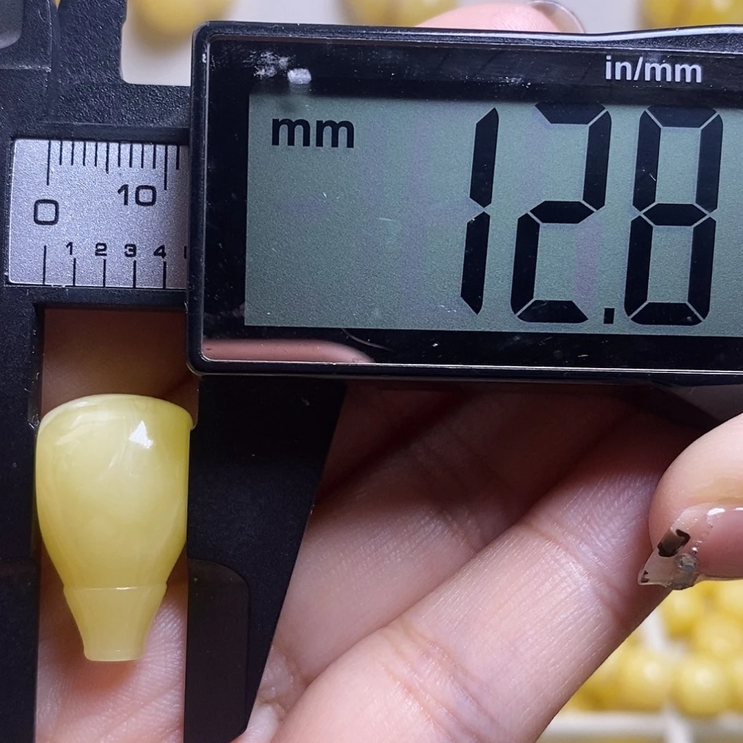 裸石琥珀未镶嵌清**夏蜜蜡三通