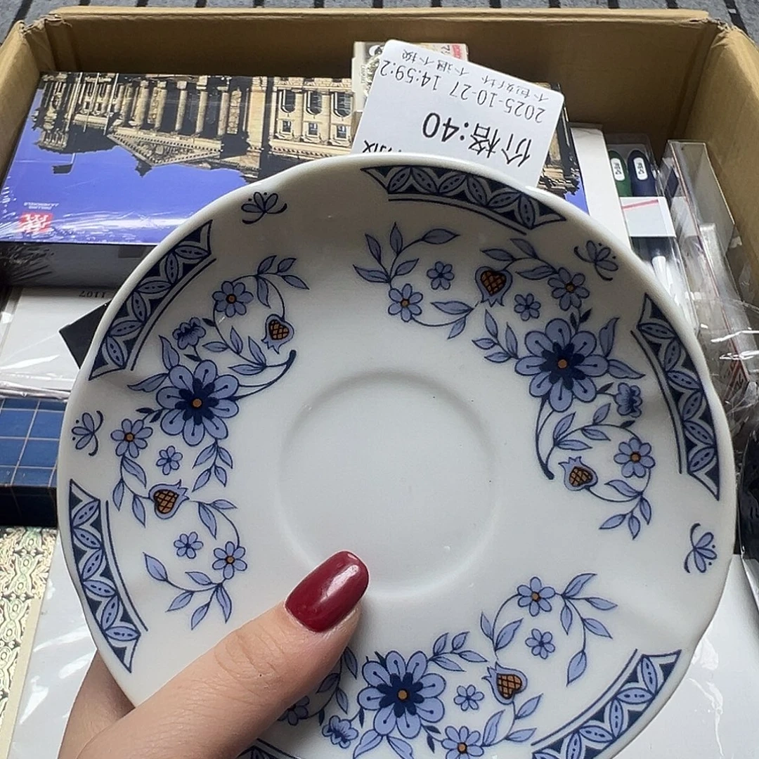 梅***服瓷片，瓷片，瓷片、瓷片