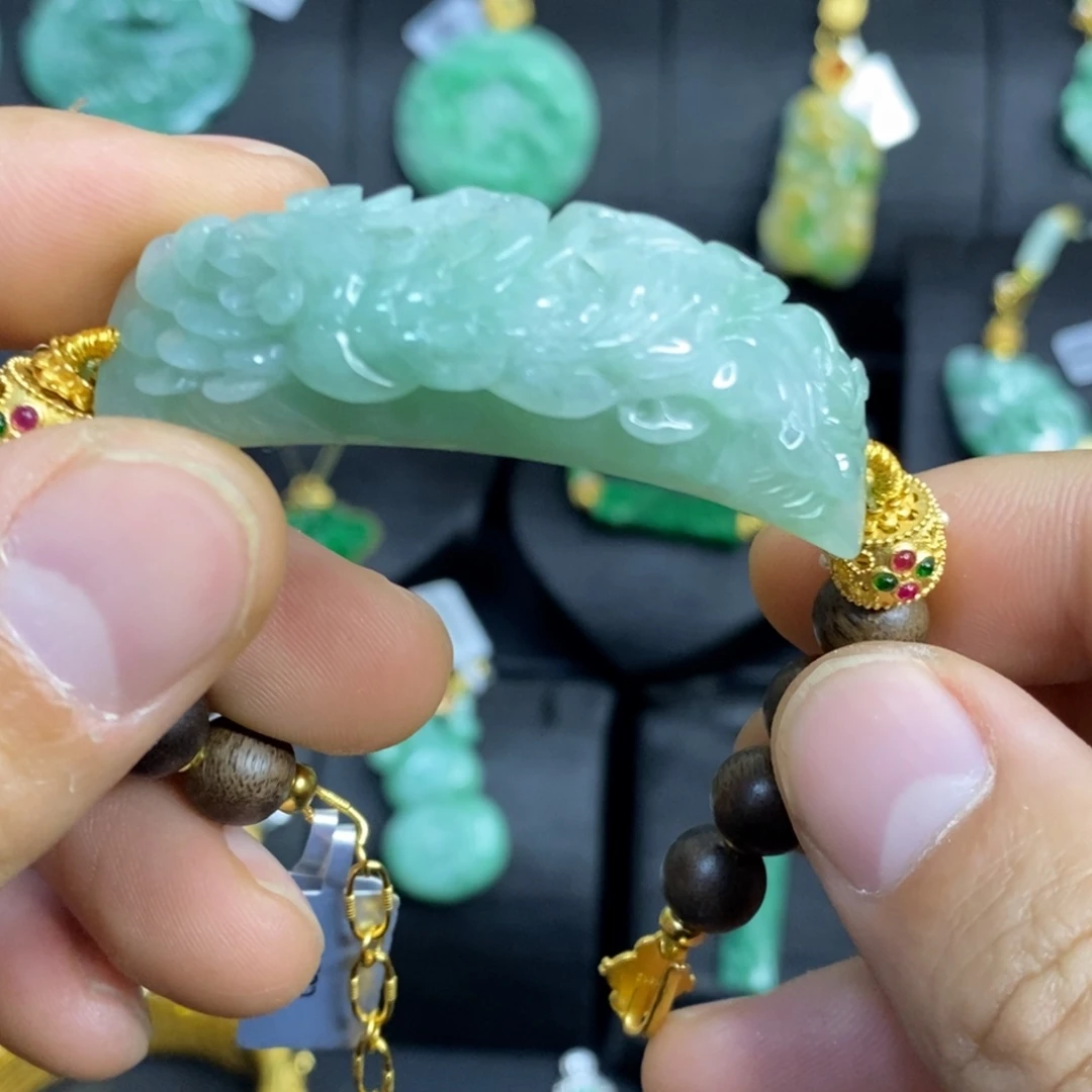 颈饰未镶嵌翡翠手链