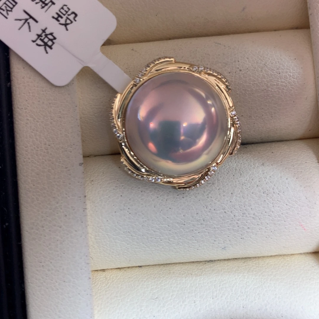 拼合珍珠（马贝珠）颈饰18K金镶嵌