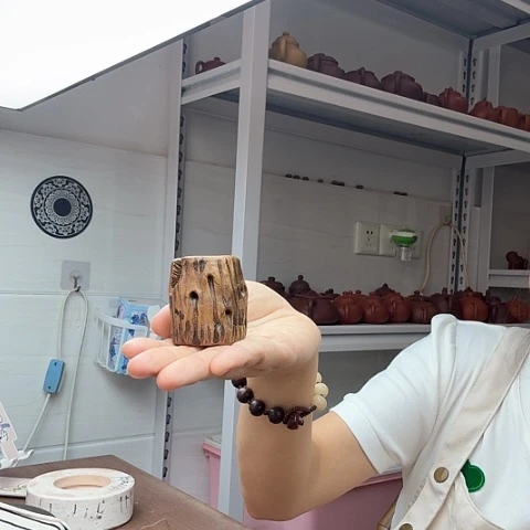 段泥茶案镂空树桩盖置