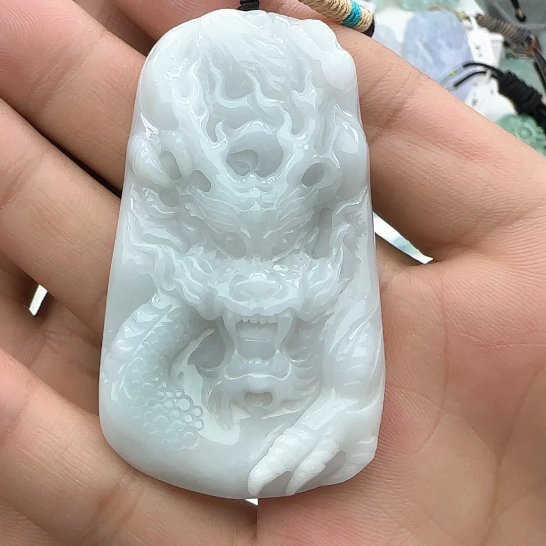 翡翠颈饰未镶嵌鱼翡翠