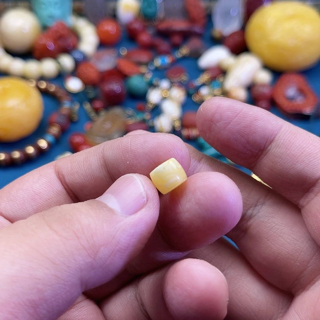 琥珀未镶嵌珠宝奇石12