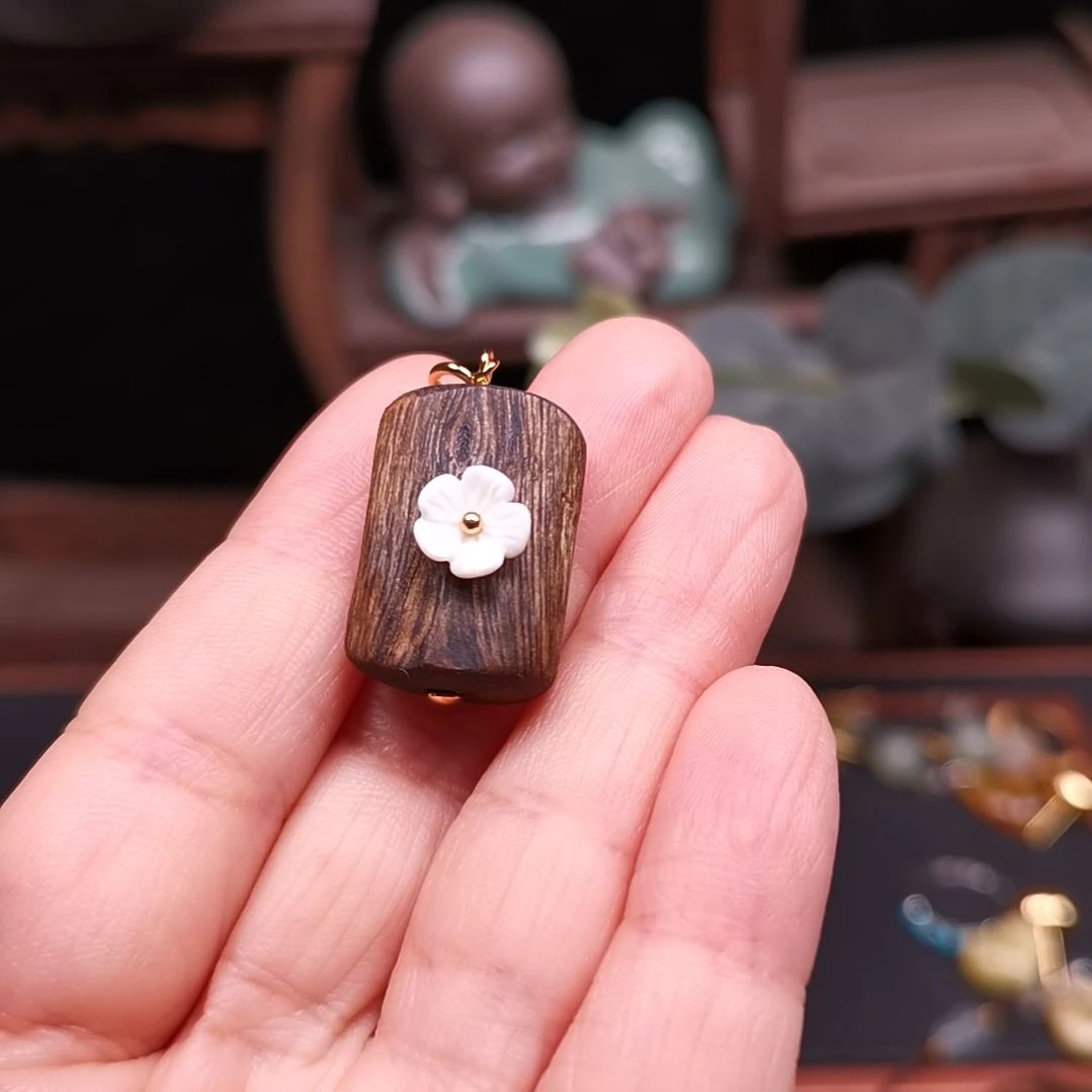 o***e925银木质小花牙沉。镶