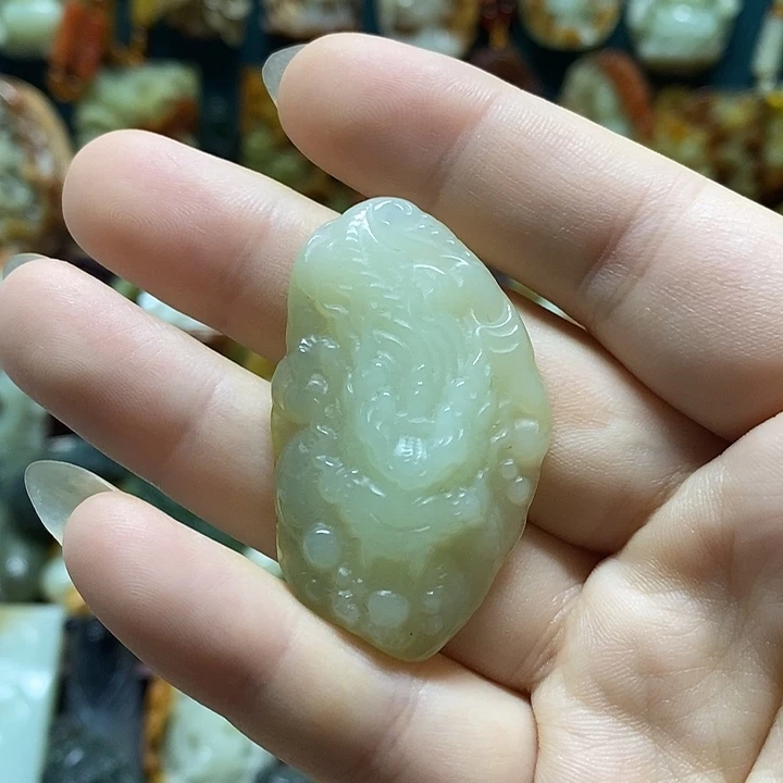 未镶嵌岫玉吊坠(赠链)