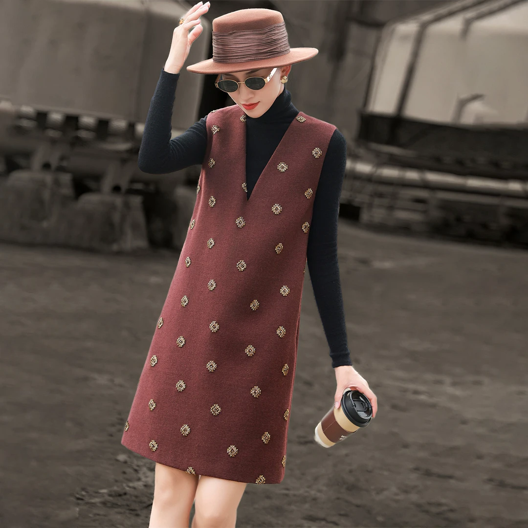 兰瑟儿秋季裙子新款气质法式钉珠V领无袖背心羊毛连衣裙105QL7100