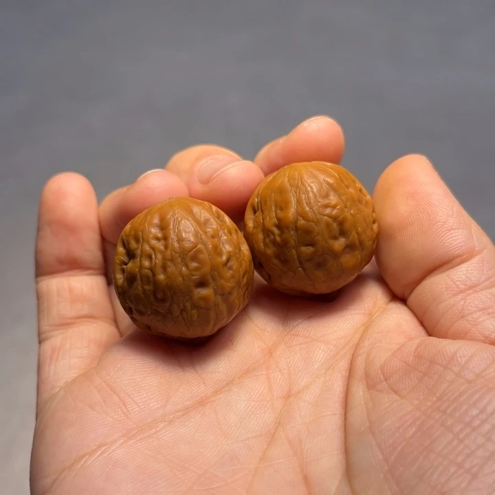 文玩核桃把件石头8239