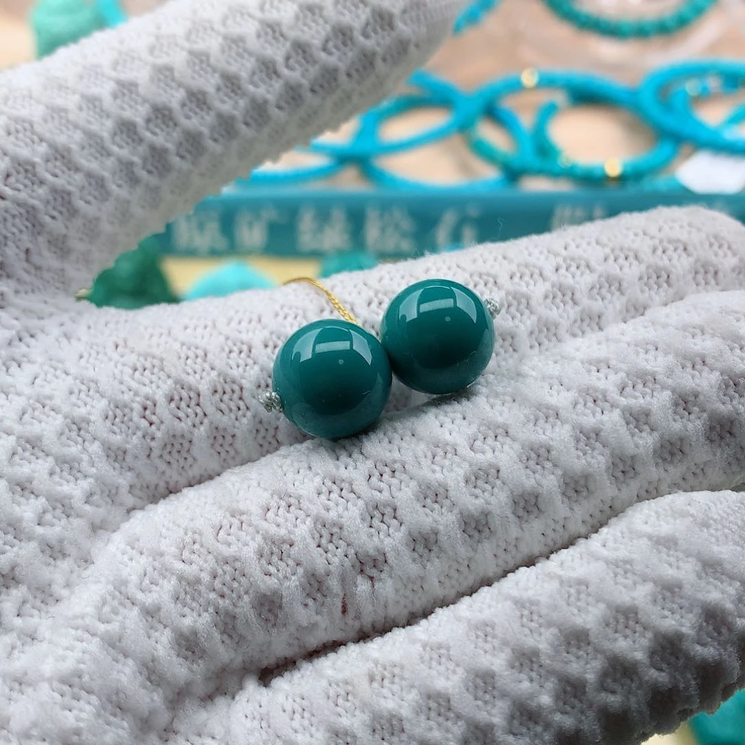 绿松石颈饰未镶嵌