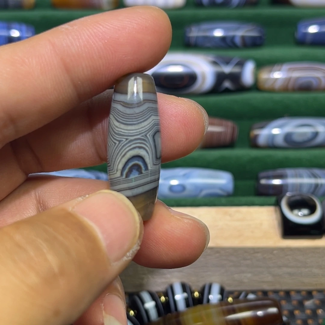 R***l玛瑙/玉髓未镶嵌吊坠(赠链)