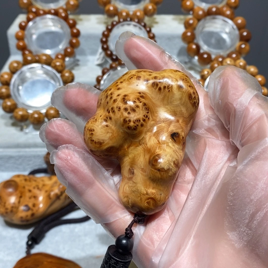 柏木（崖柏）瘤疤随型手把件