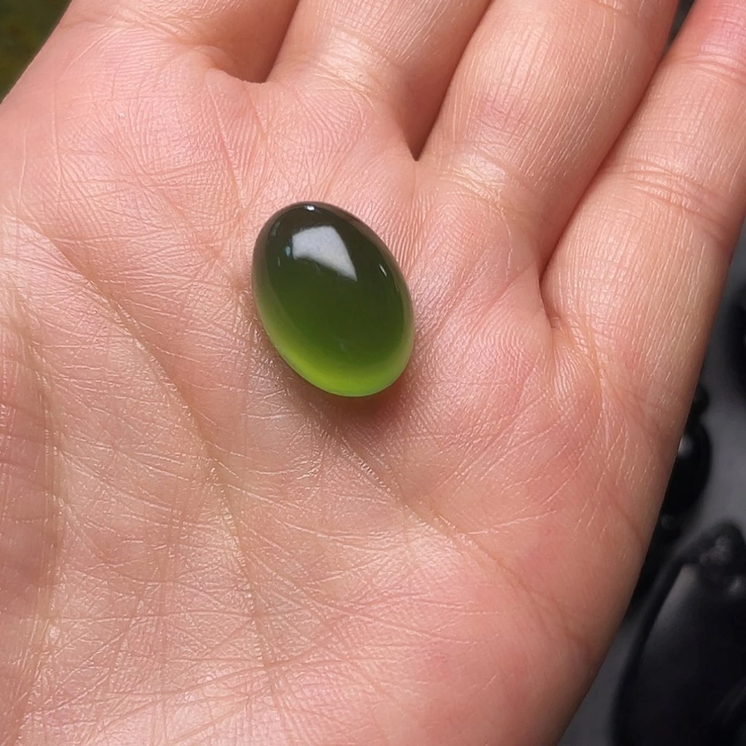 马***王蛇纹石玉未镶嵌颈饰