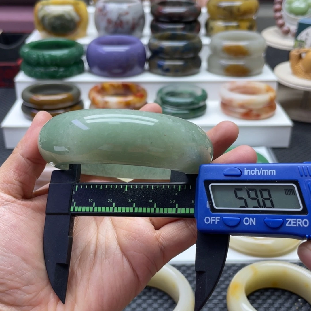 未镶嵌手镯石英质玉