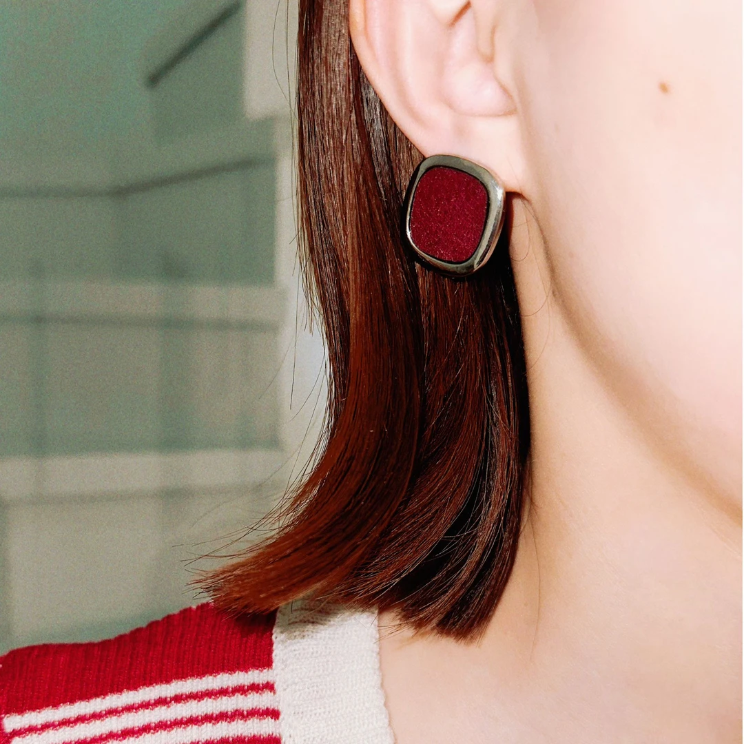 铜合金耳饰 FOMLEE · 酒沁耳环皮质耳饰高级感方块耳饰酒红色耳钉