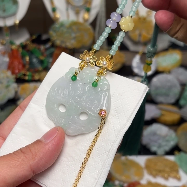 翡翠颈饰未镶嵌吊坠